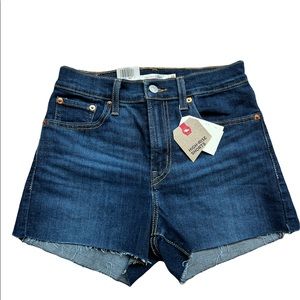 NWT Levi Strauss High-Rise Shorts - Slim Through Hip (Size W25)